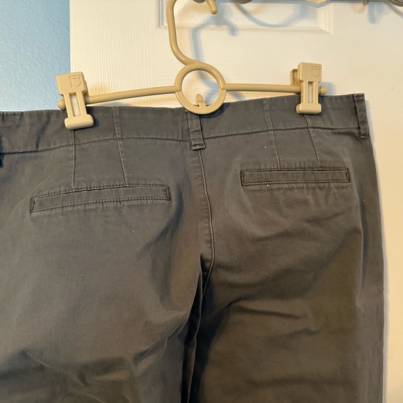 Women’s Lee Essential Chinos size 18W. Like new. - Picture 3 of 3